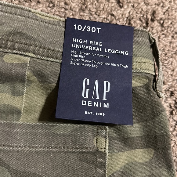 Gap camo skinny pants - Picture 2 of 3